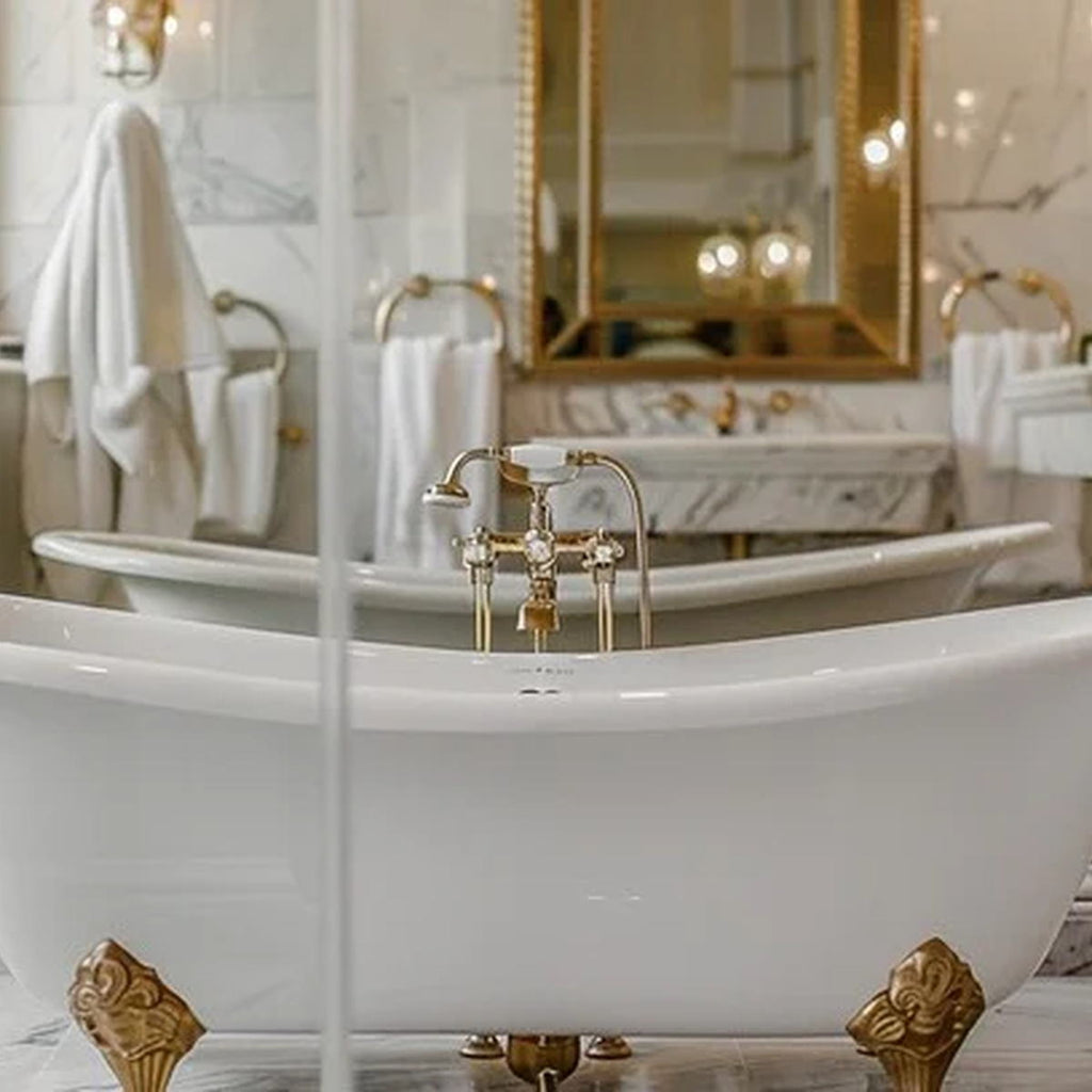 Soaking Tub Ideas for a Calm Luxury Bathroom