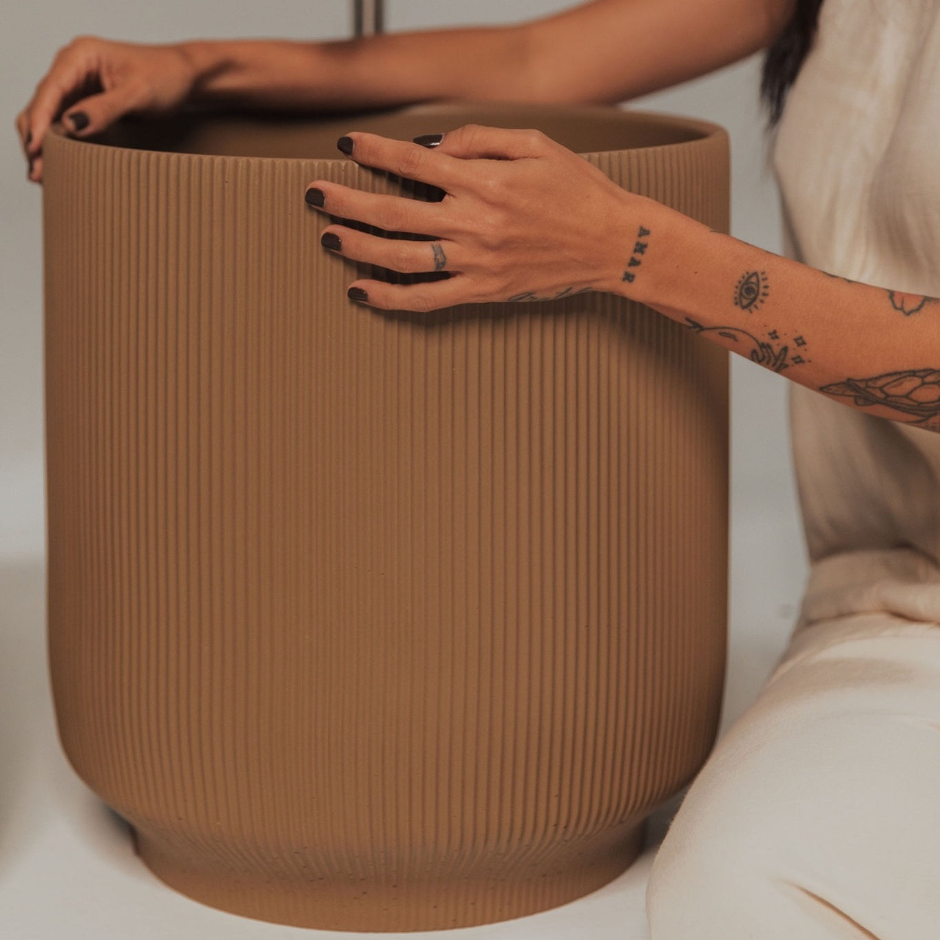 Konkretus | Lotus 05 Semi-Pedestal Washbasin