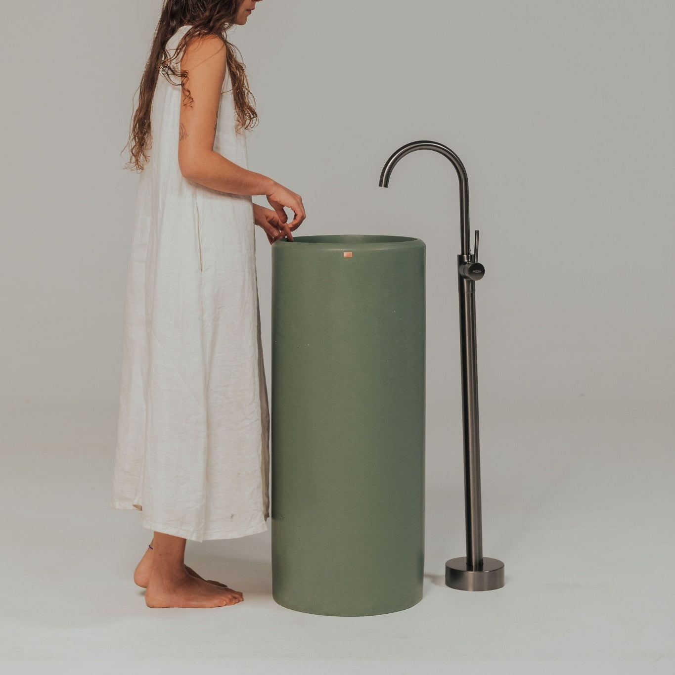 Konkretus | Ubud 06 Concrete Freestanding Washbasin
