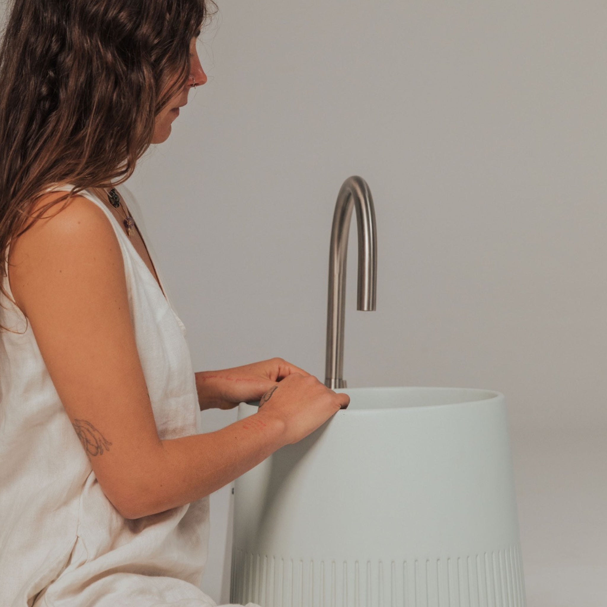 Konkretus | Papua 05 Semi-Pedestal Washbasin