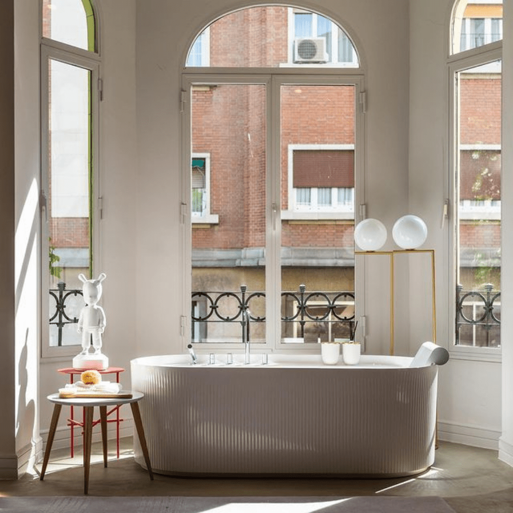 Laufen | Sonar 221342 63" x 32" Freestanding Bathtub - U S H I Laufen